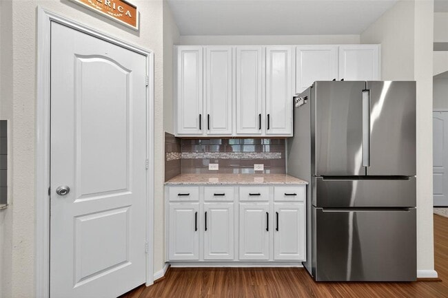 Building Photo - 12610 Northwood Colony Trl