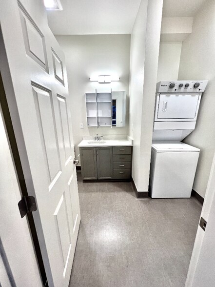 Building Photo - 2330 Yakima Ct