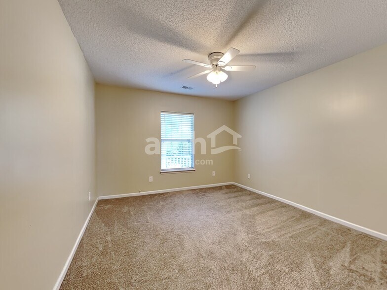 Building Photo - 1319 Bishop Pine Dr