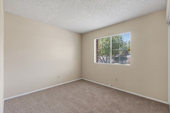 Building Photo - 4109 Yukon Way