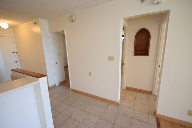 Building Photo - 121D1002- 98-402 Koauka Loop, Unit 1916