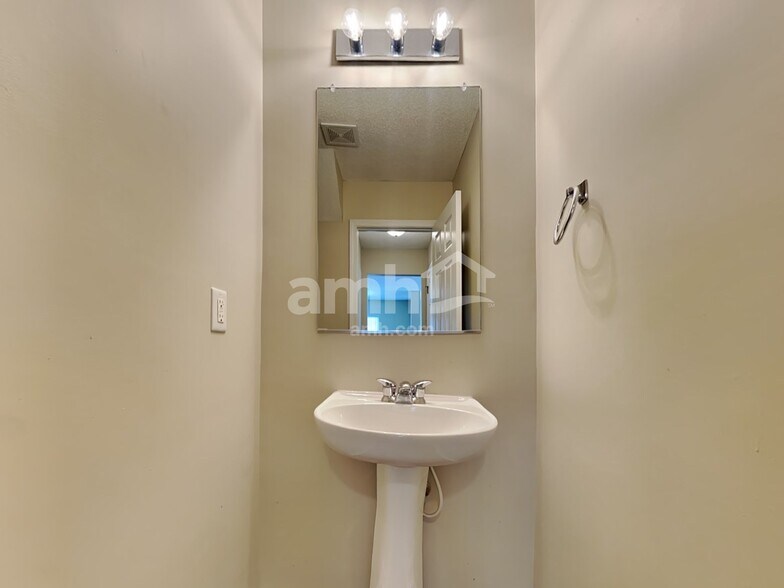 Building Photo - 161 Wildberry Ln