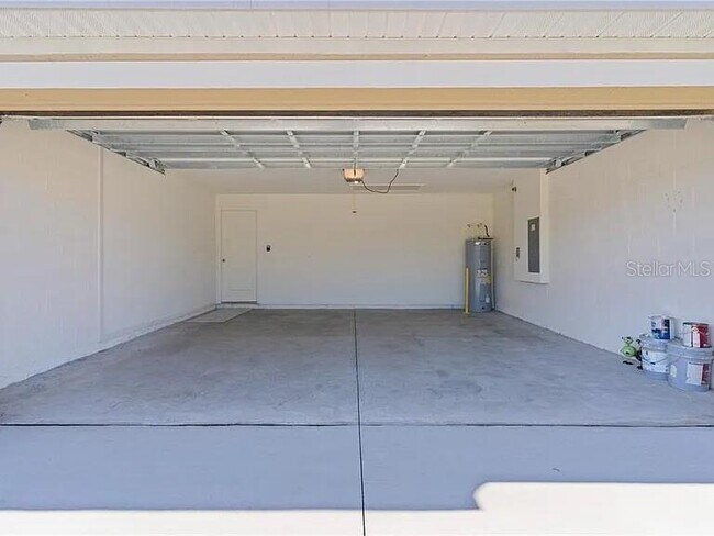 Building Photo - 8661 Triumph Cir