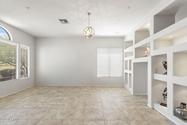 Building Photo - 10318 E Tierra Buena Ln