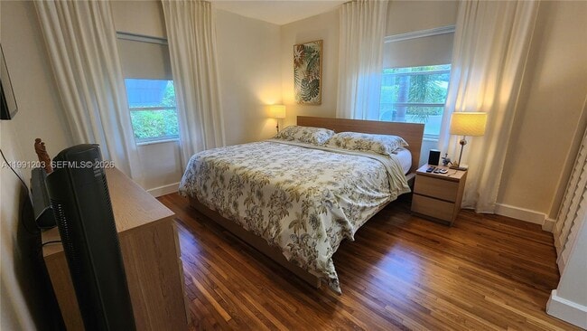 Building Photo - 831 Plover Ave