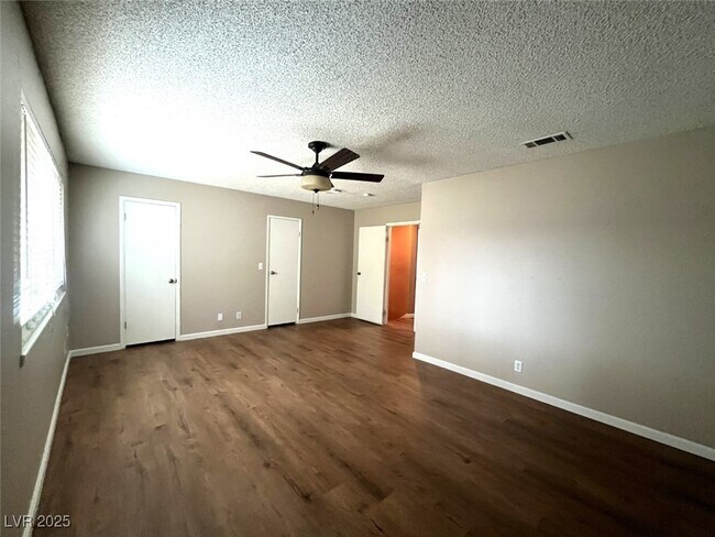 Building Photo - 4628 Michillinda Ln