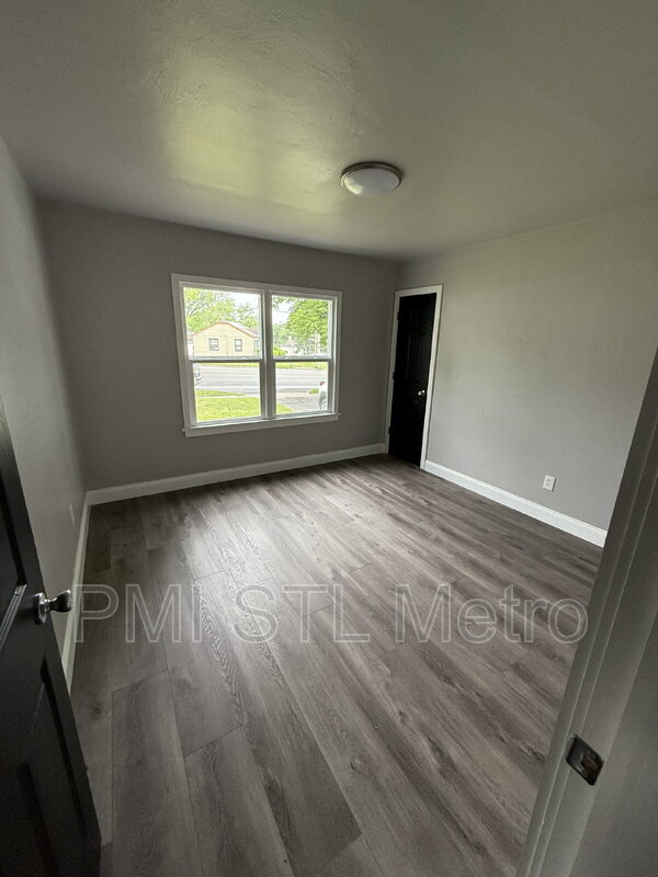 Building Photo - 8051 Airport Rd
