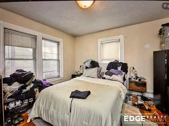 Building Photo - 12-14 Richardson Unit 2
