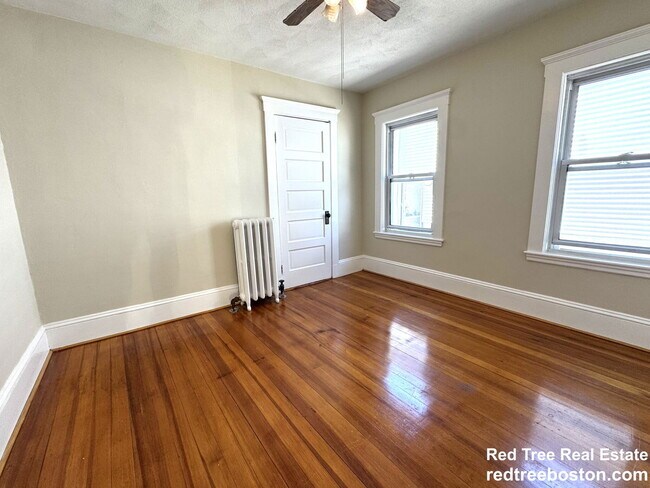 Building Photo - 20 Hunnewell Ave