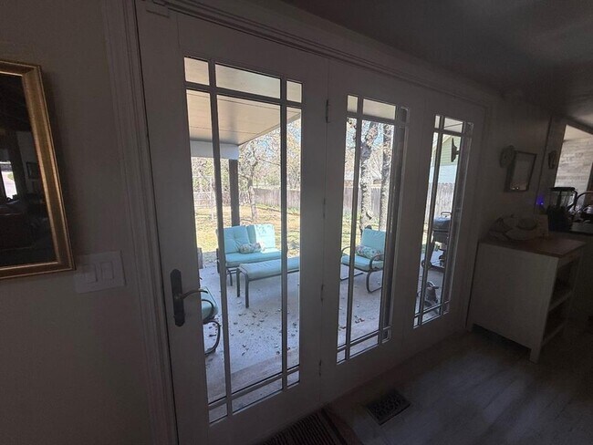 Building Photo - 1925 Bunting Ct