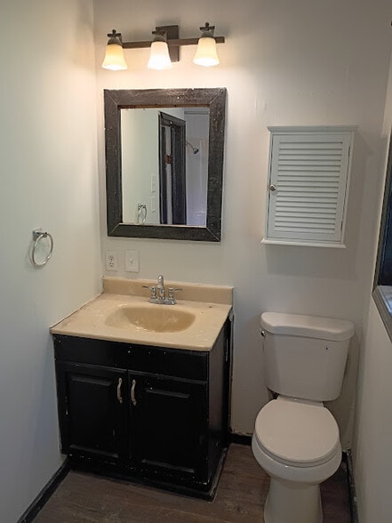 Building Photo - 161 S Pine St