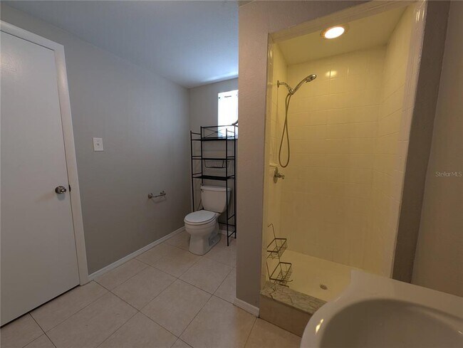 Building Photo - 307 W Woodlawn Ave