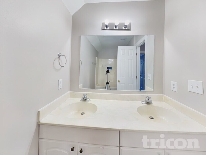 Building Photo - 924 Barnford Mill Rd