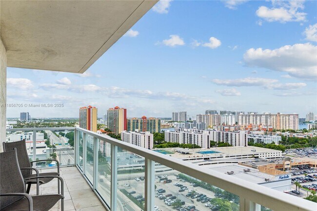 Building Photo - 16699 Collins Ave