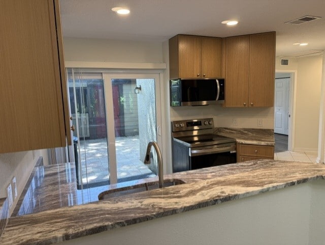 Building Photo - 225 Woods Landing Trl