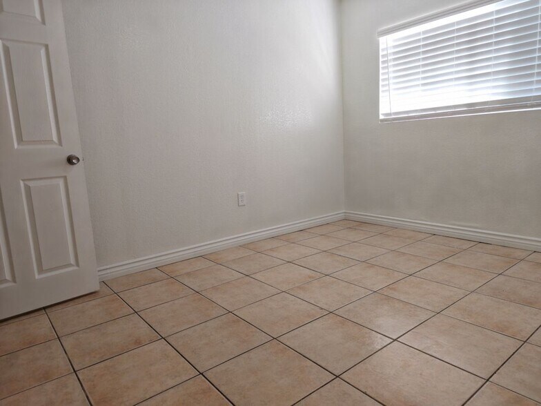 Building Photo - 1301 Turrill Ave