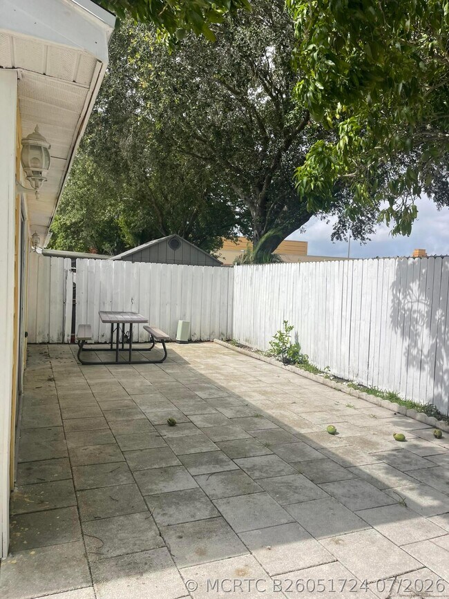 Building Photo - 1534 Royal Forest Ct