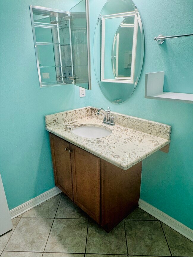 Building Photo - 519 Bottlebrush Loop