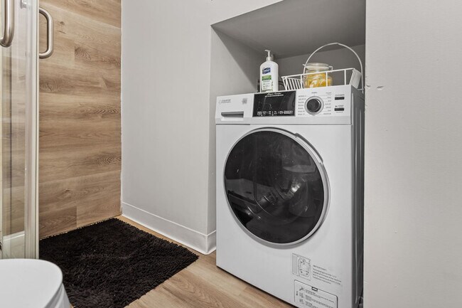 Building Photo - 1800 W Bethune St