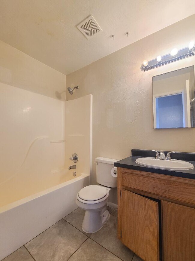 Building Photo - 13210 Townsend-Winona Rd