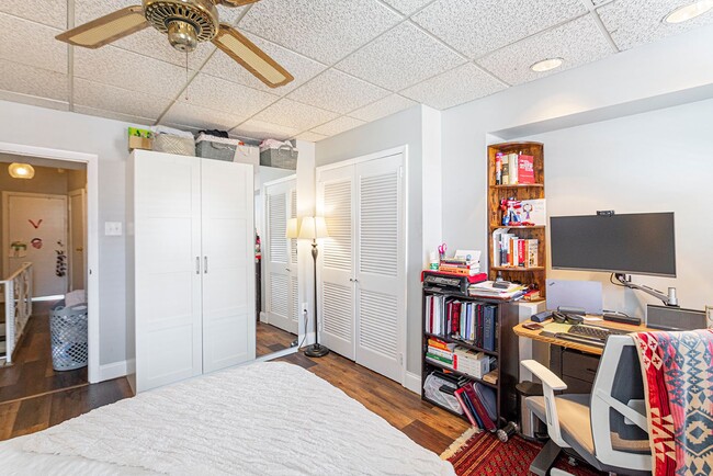 Building Photo - Fitler Square Three Bed Home