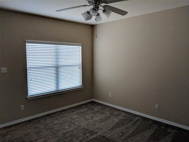 Building Photo - 21111 Sweet River Ln