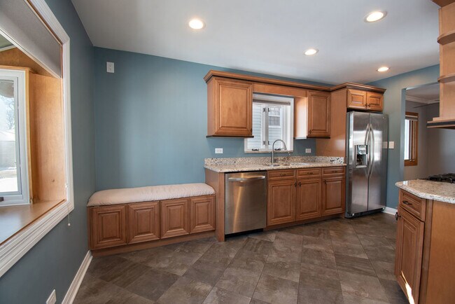 Building Photo - 131 S Lodge Ln