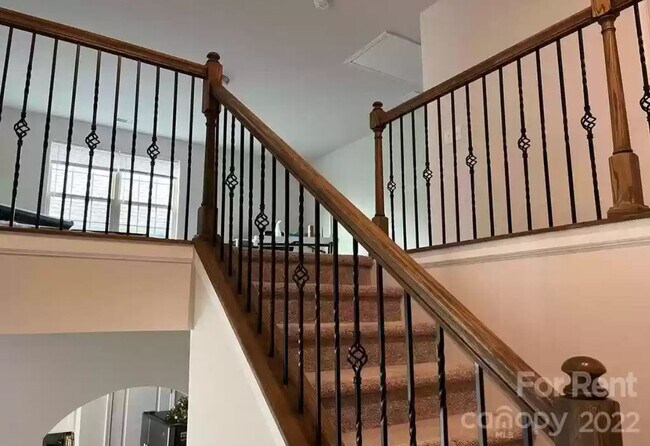 Building Photo - 1713 Wildwood Terrace Trl