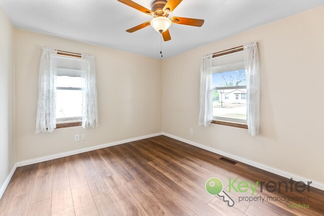 Building Photo - Applicances included! 2 Bedroom 2 Bathroom...