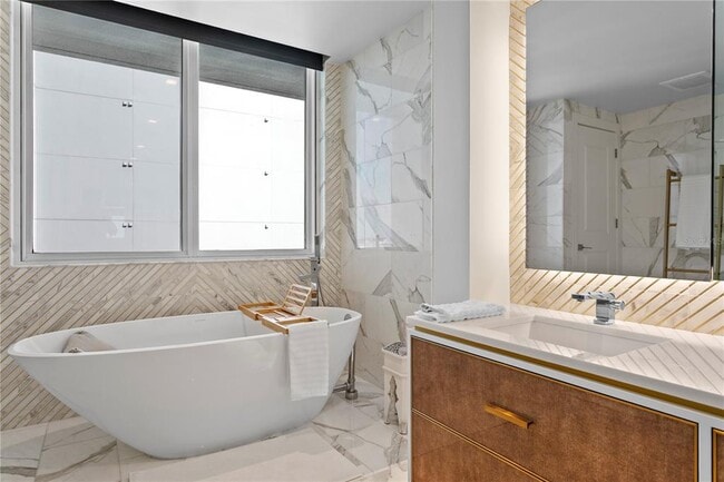 Building Photo - 450 Knights Run Ave