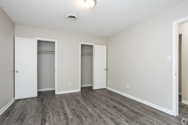 Building Photo - 25 Creekside Cir