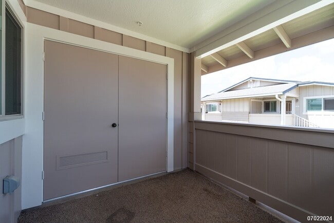 Building Photo - $2300 / 1br - 500ft2 - 1br/1ba/2pkg Townho...