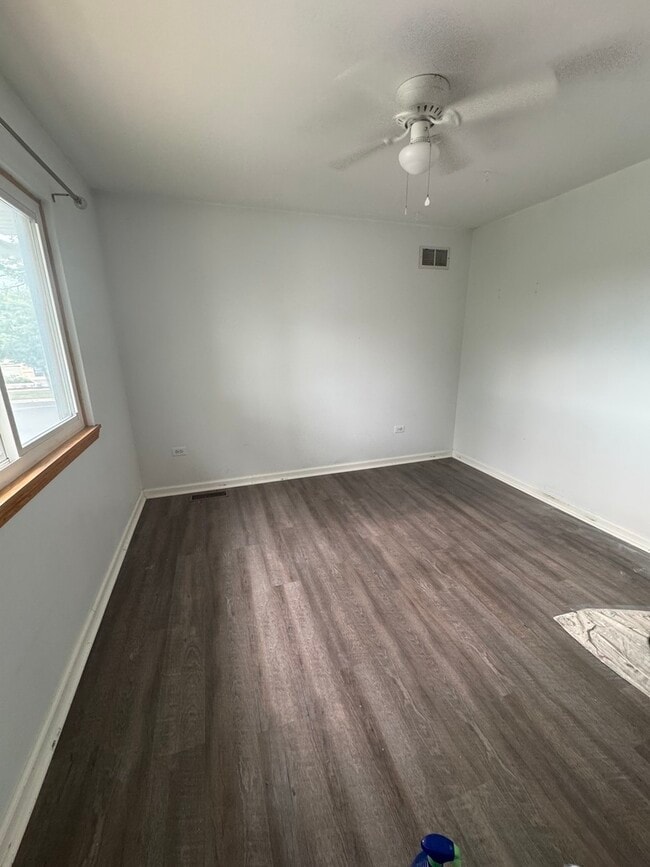 Building Photo - 5002 W 79th St