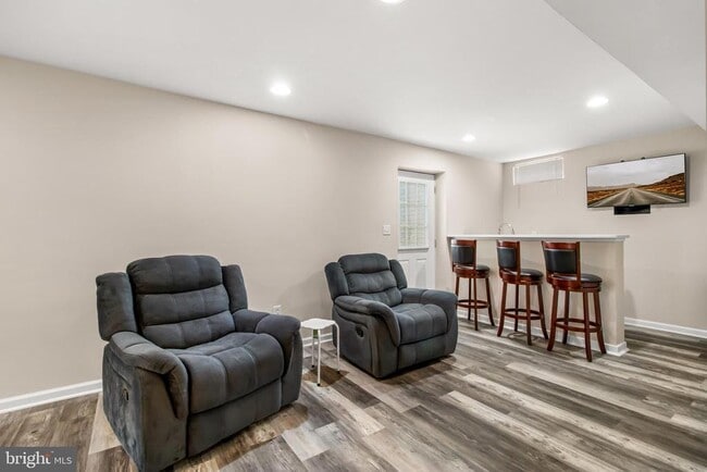 Building Photo - 8920 Flour Ct