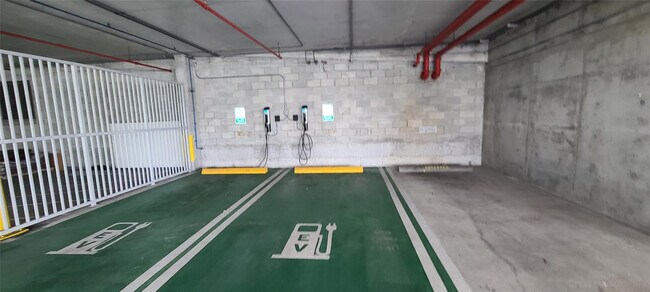 Building Photo - 7928 East Dr