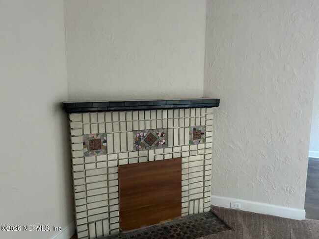 Building Photo - 678 Ivy St