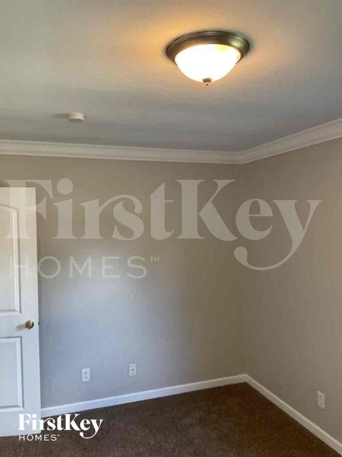 Building Photo - 3526 N Faculty Dr