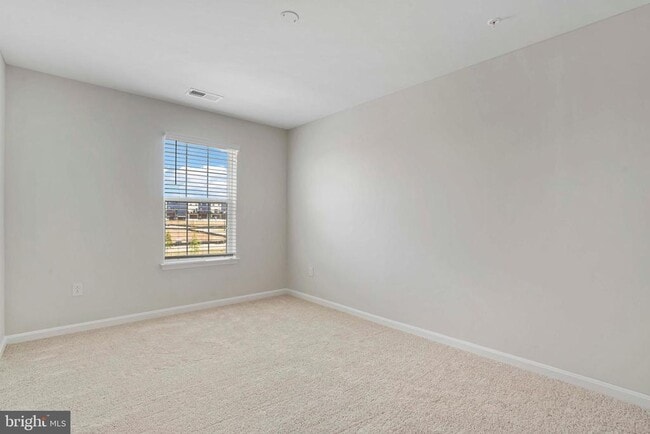Building Photo - 496 Hanson St