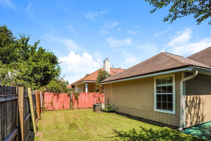 Building Photo - 1542 Slash Pine Ct