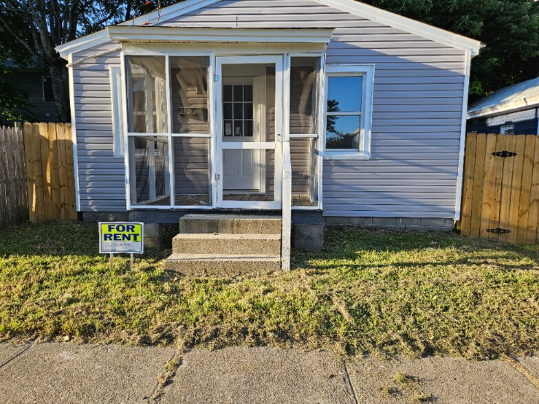 Primary Photo - 442 Wilson St