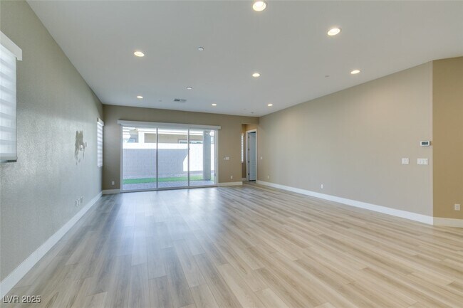 Building Photo - 10142 Tree Blossom Ave