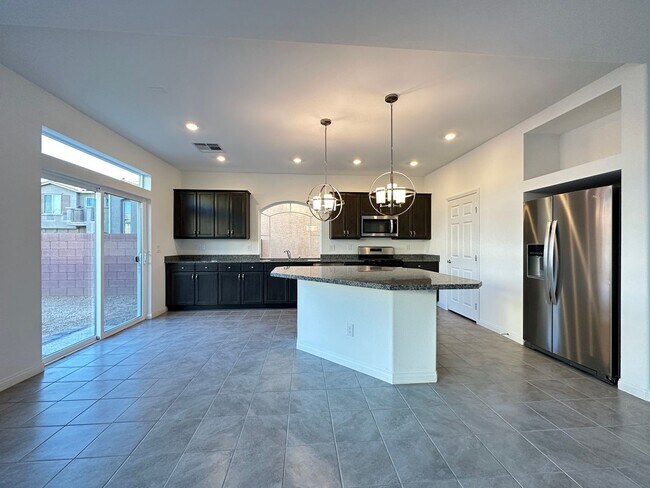 Building Photo - Robindale & Westwind