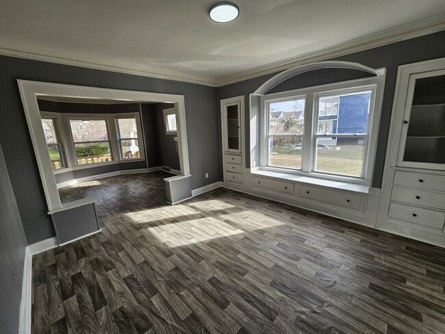 Building Photo - 9208 Pierpont Ave