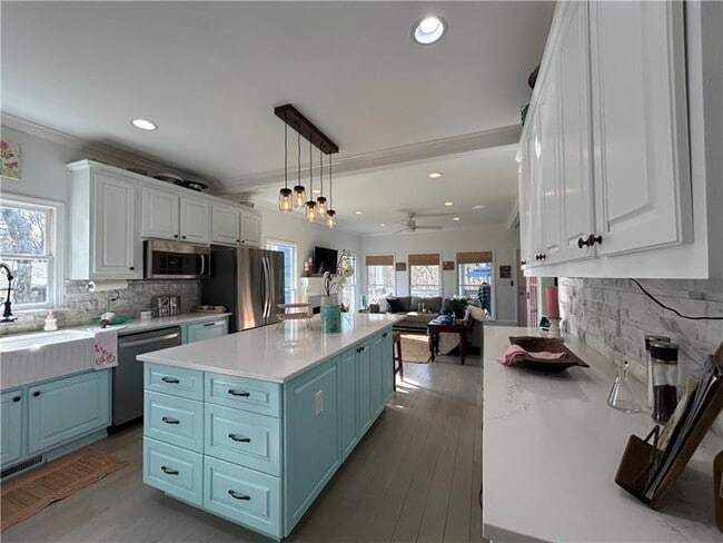 Building Photo - 4060 Merritt Dr