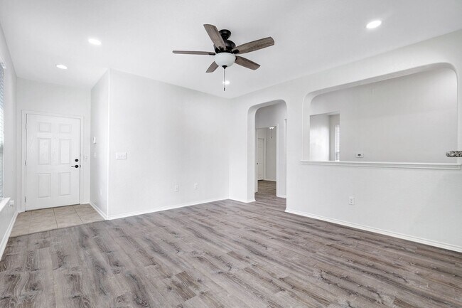 Building Photo - ***MOVE-IN SPECIAL: ONE WEEK FREE***Luxurious Move-In Ready Home with Versatile Living Spaces