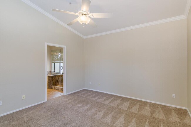 Building Photo - 9648 E Sheena Dr