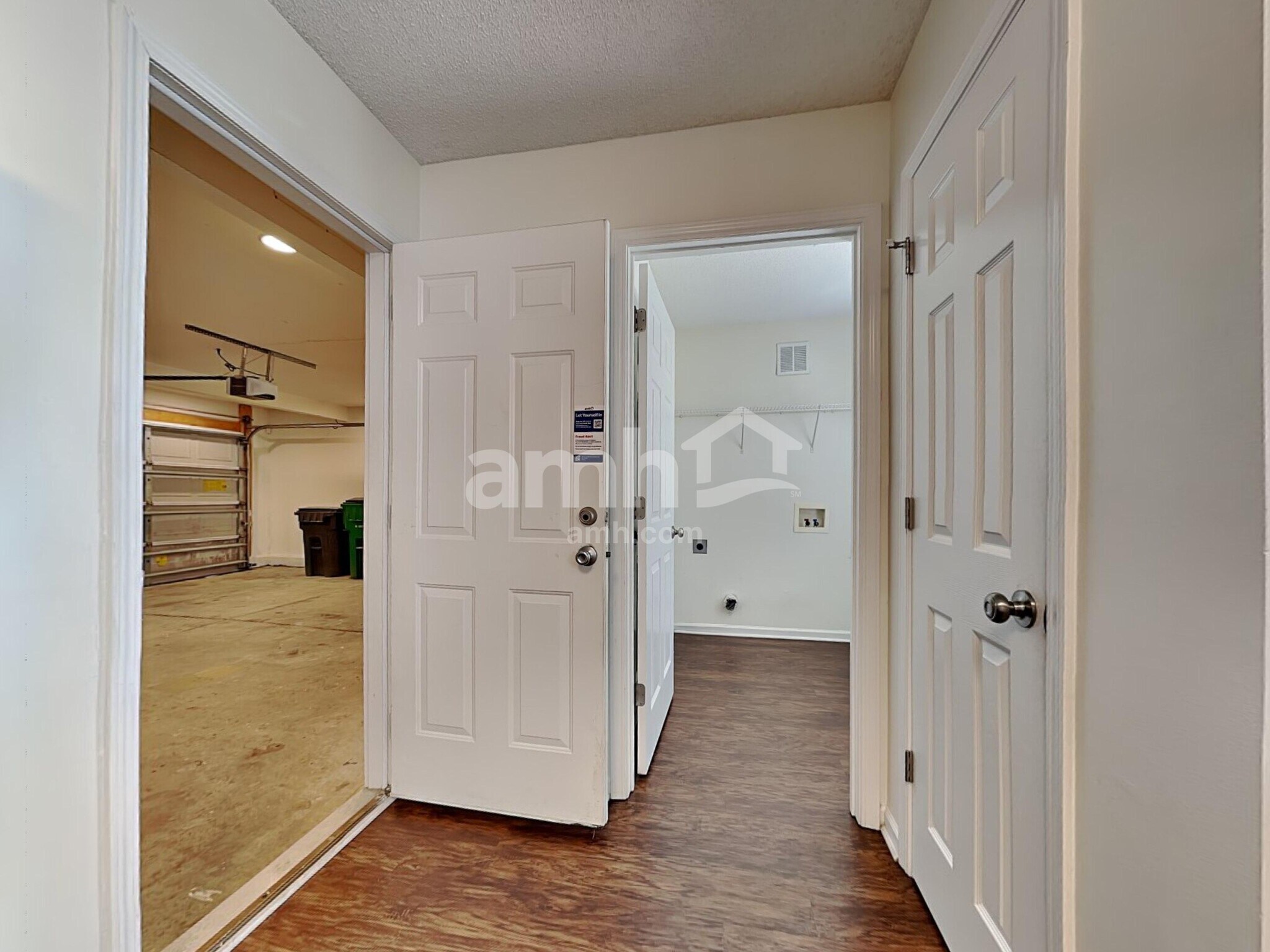 Building Photo - 500 Pawley Dr