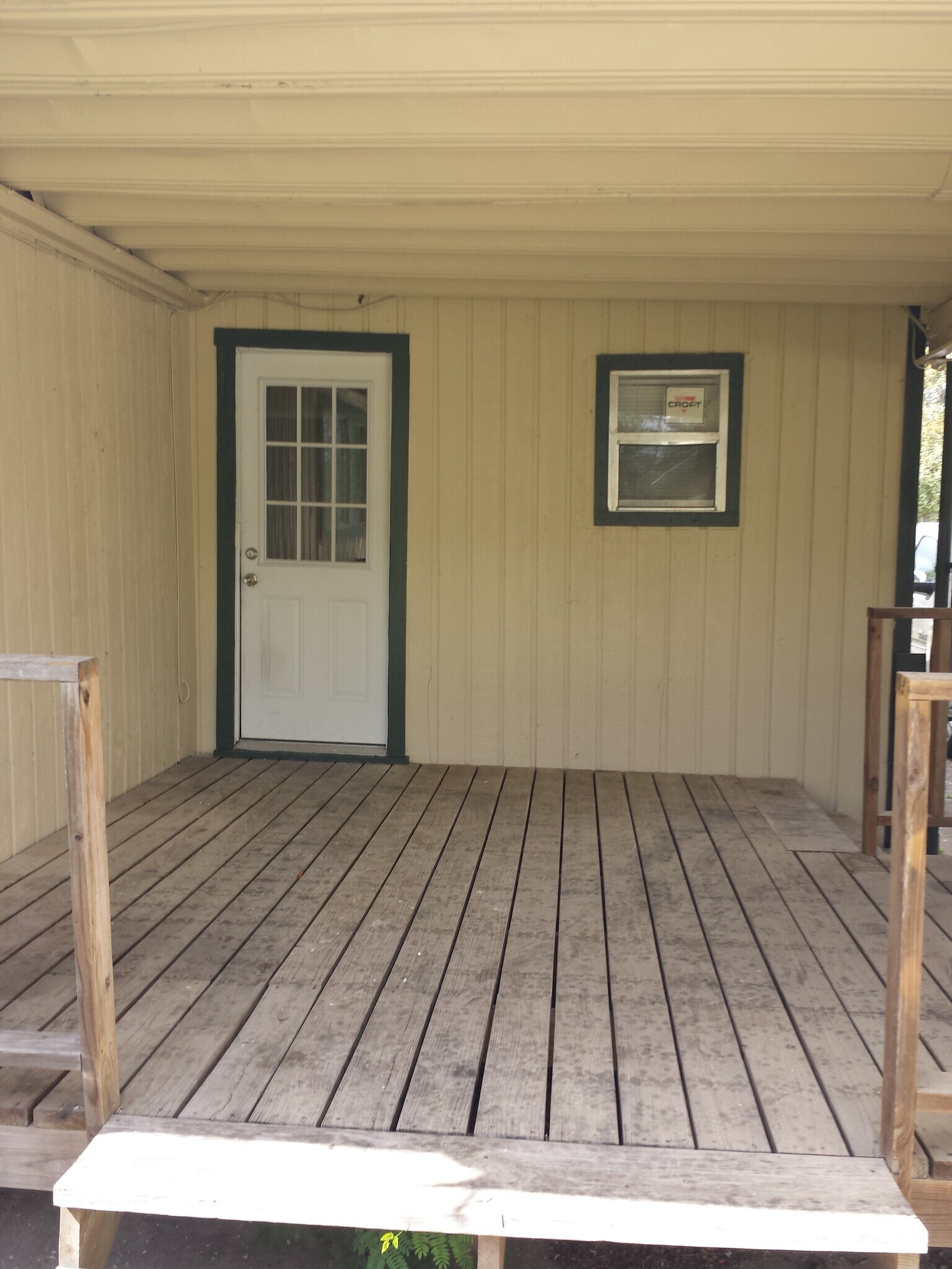 Back covered patio with deck - 4942 Brandesky