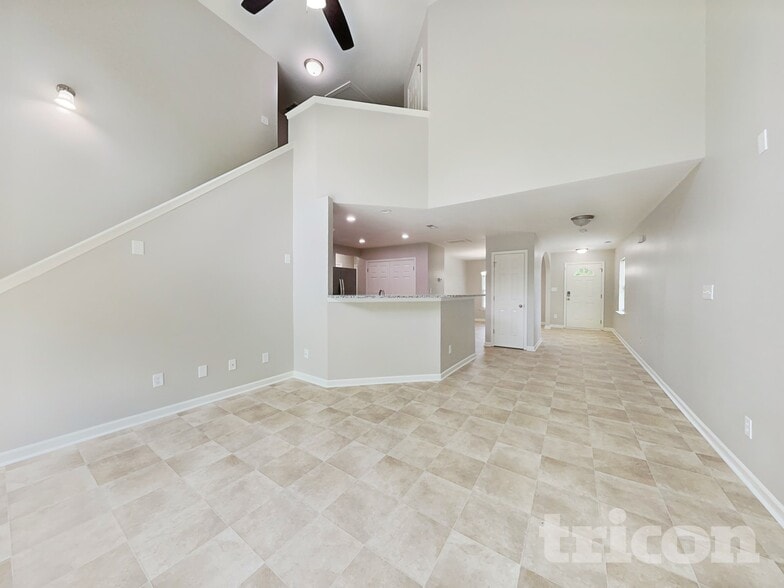 Building Photo - 910 Statler Dr