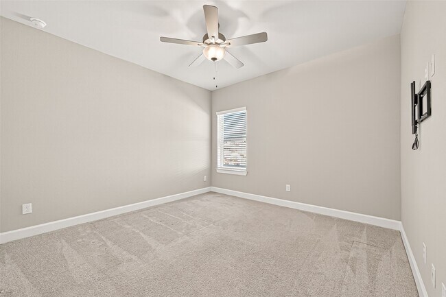 Building Photo - 23754 Pullin Market Dr